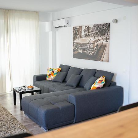 Penthouse With Huge Rooftop & Amazing City View Bucarest Exterior foto