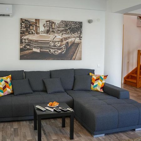 Penthouse With Huge Rooftop & Amazing City View Bucarest Exterior foto