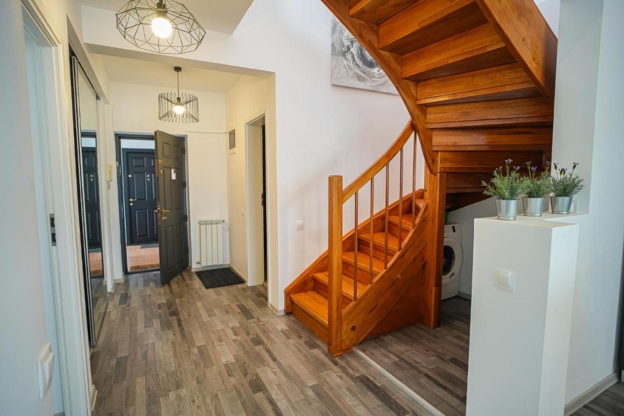 Penthouse With Huge Rooftop & Amazing City View Bucarest Exterior foto